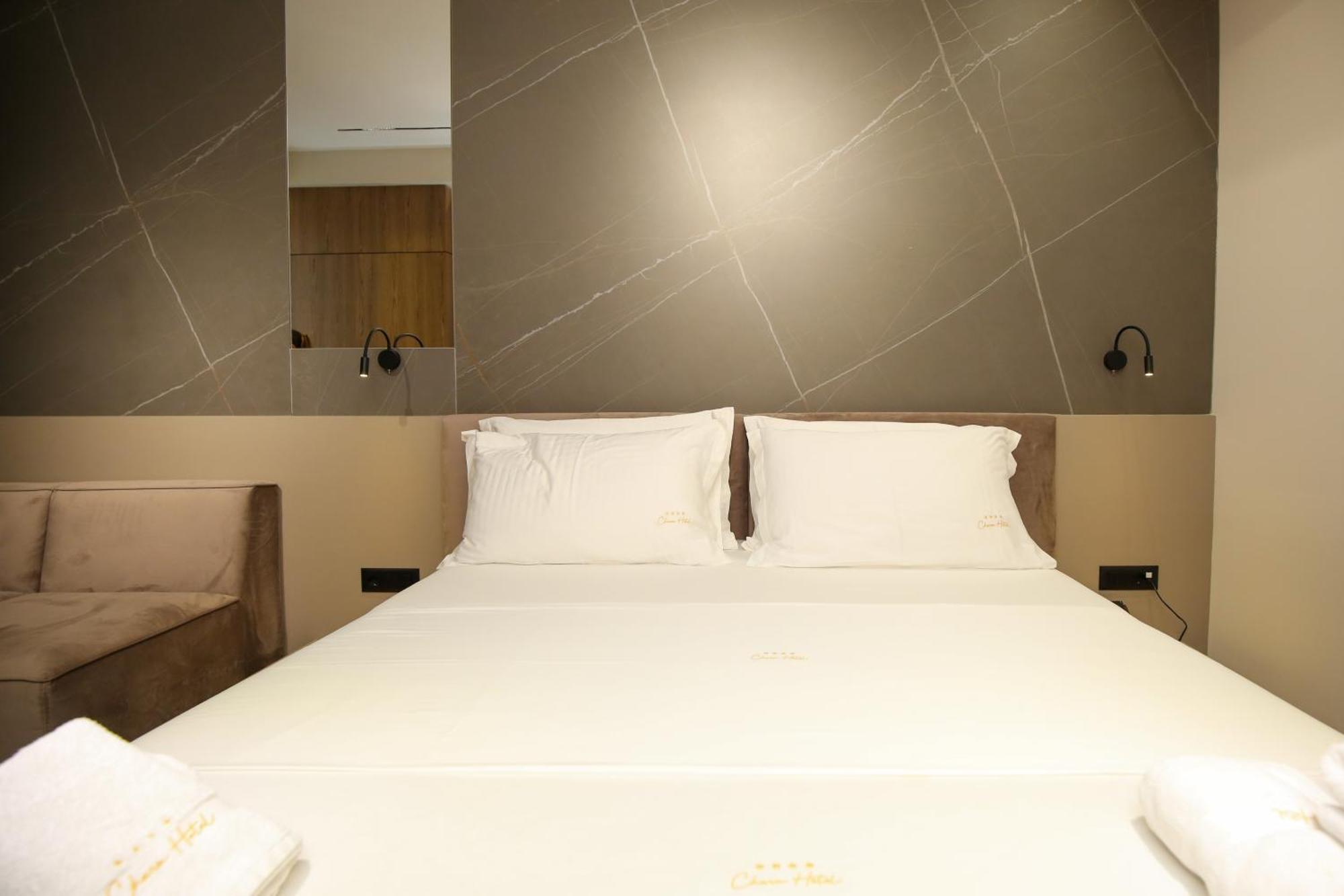 Charm Hotel Vlorë Eksteriør billede