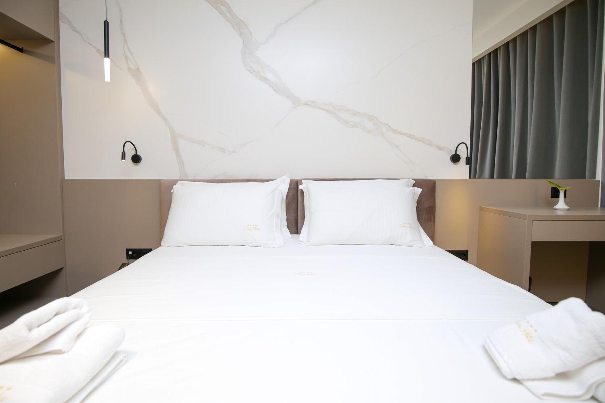 Charm Hotel Vlorë Eksteriør billede