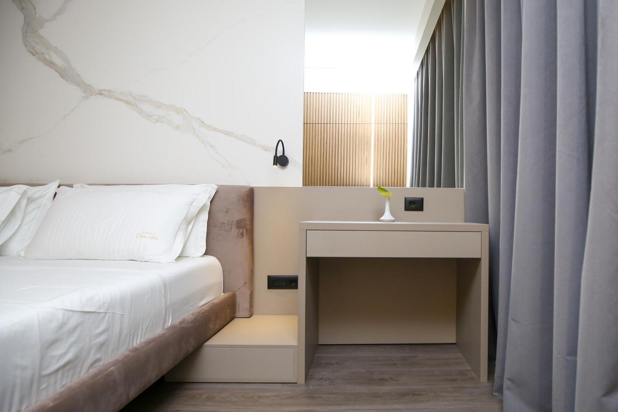 Charm Hotel Vlorë Eksteriør billede