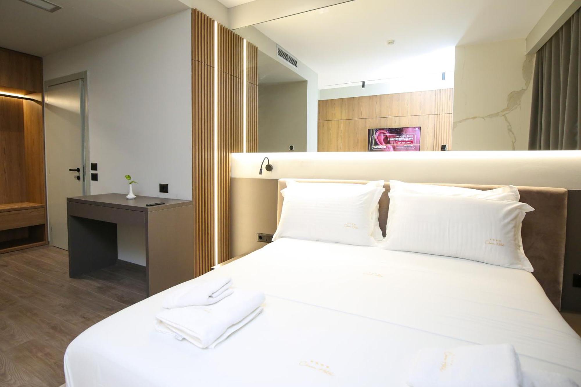 Charm Hotel Vlorë Eksteriør billede