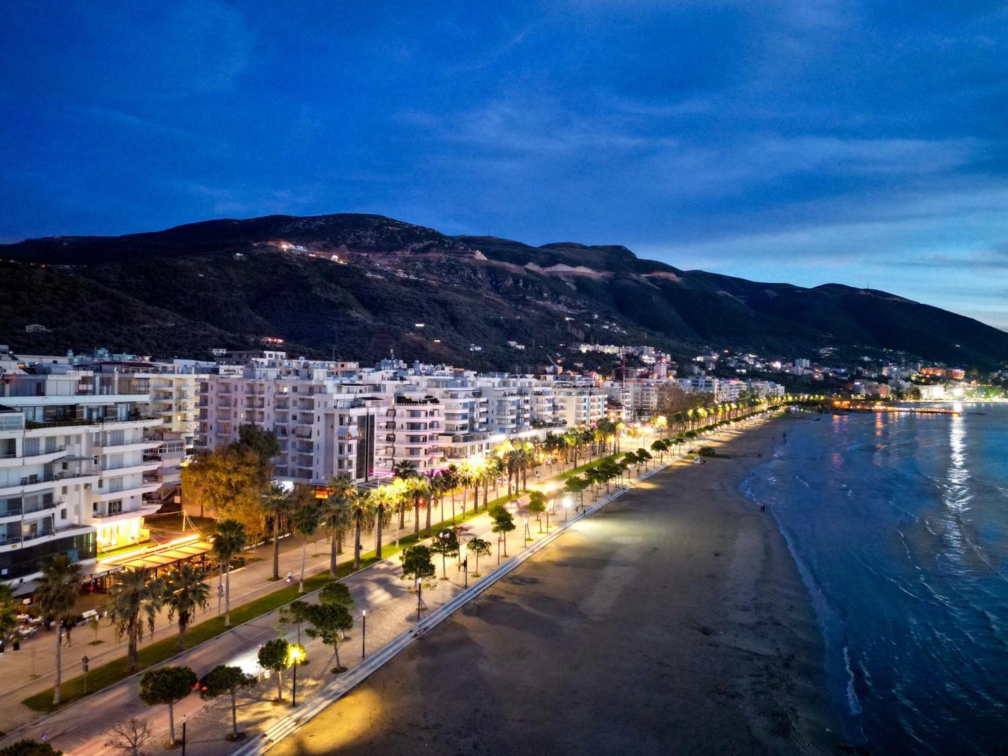 Charm Hotel Vlorë Eksteriør billede