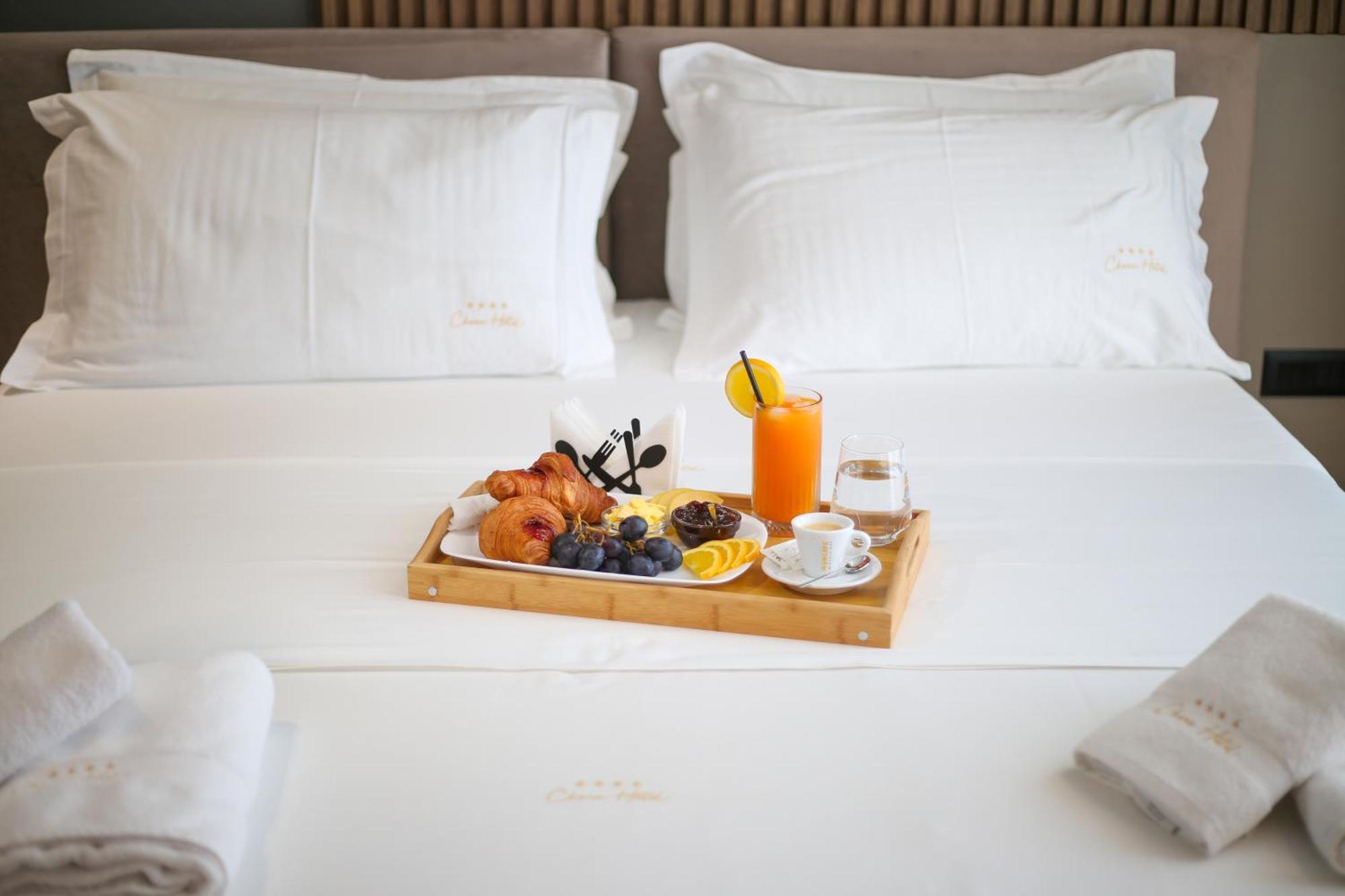 Charm Hotel Vlorë Eksteriør billede