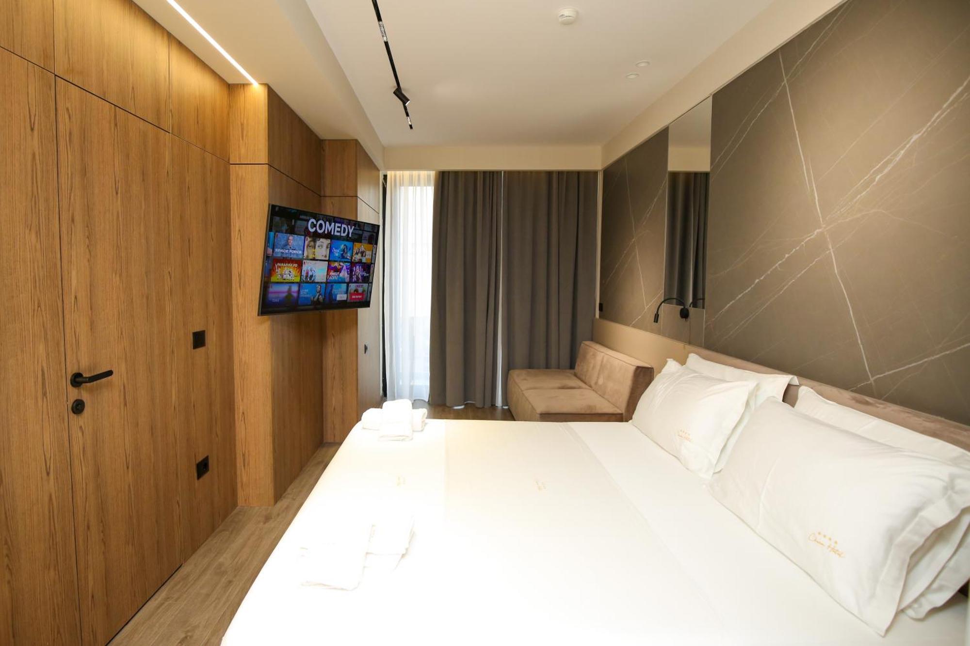 Charm Hotel Vlorë Eksteriør billede