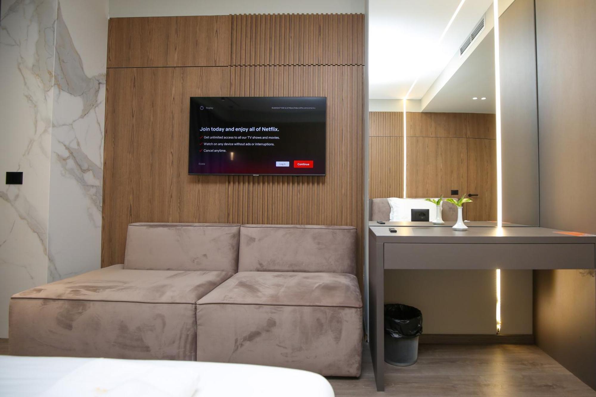 Charm Hotel Vlorë Eksteriør billede