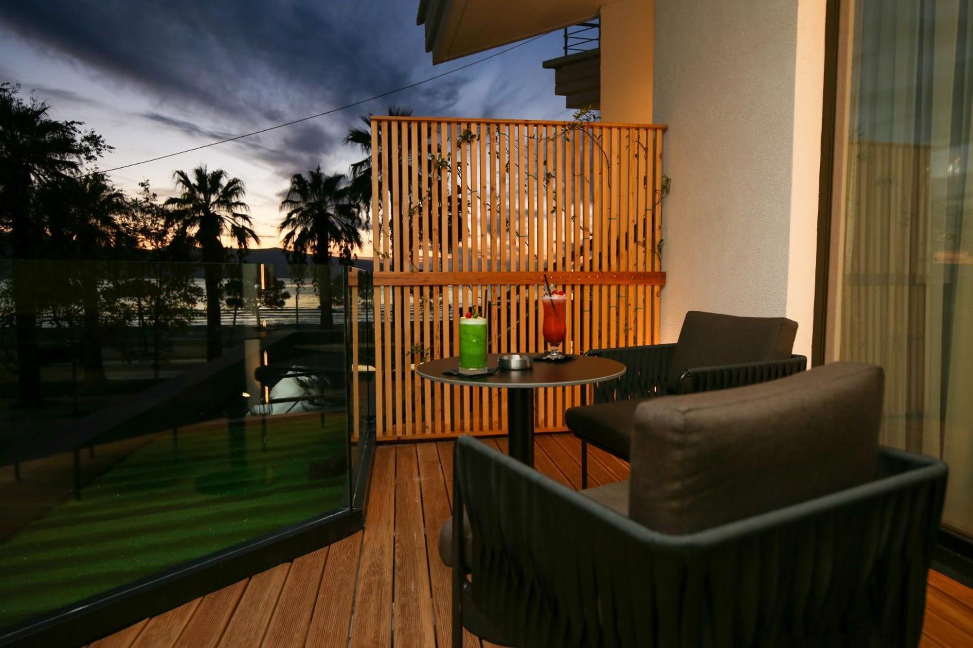 Charm Hotel Vlorë Eksteriør billede