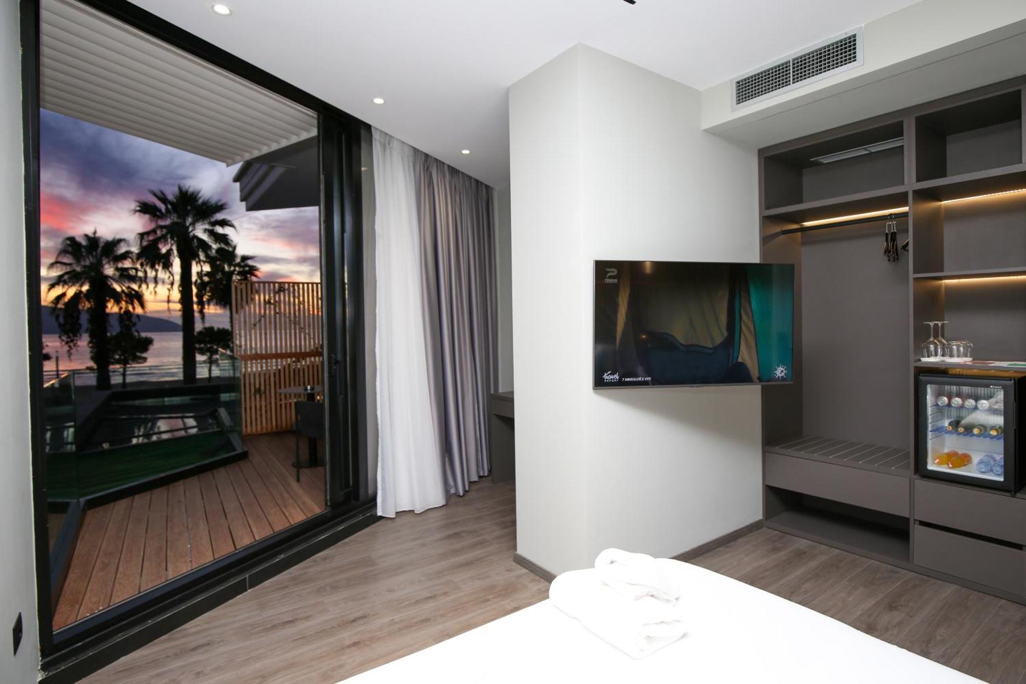 Charm Hotel Vlorë Eksteriør billede