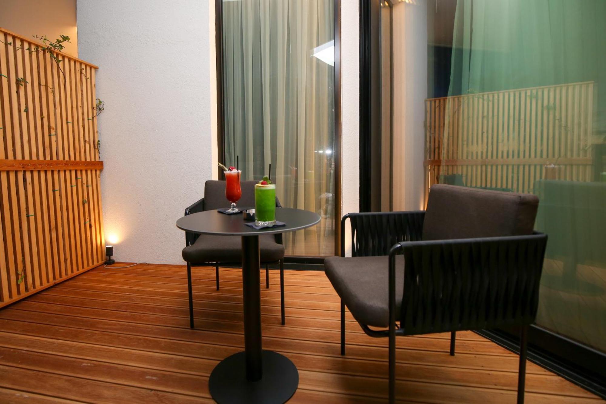 Charm Hotel Vlorë Eksteriør billede