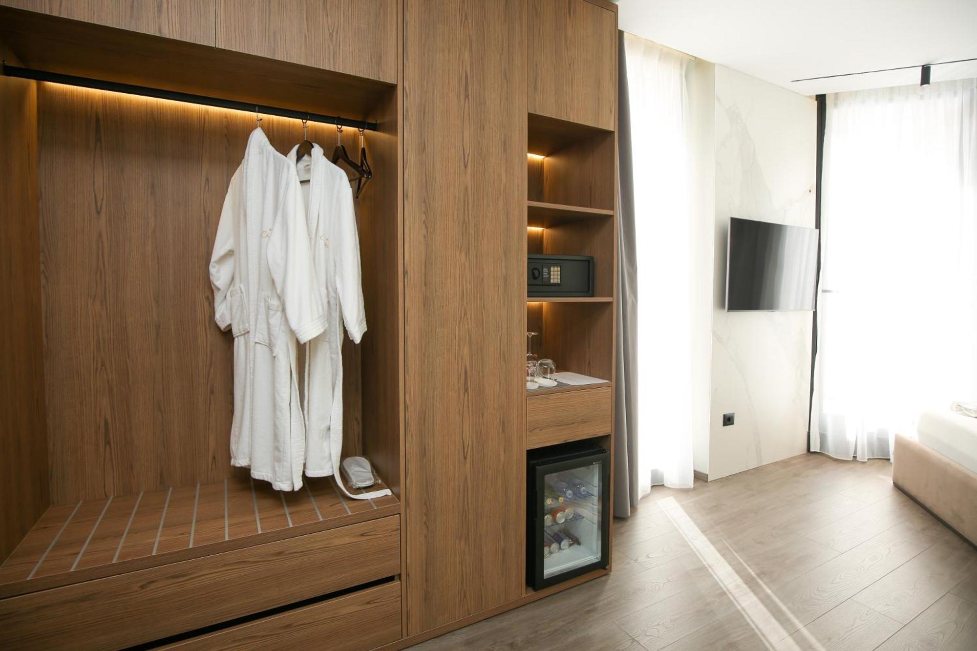 Charm Hotel Vlorë Eksteriør billede