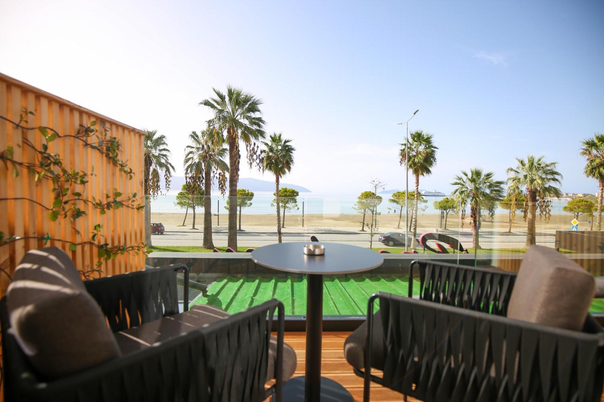 Charm Hotel Vlorë Eksteriør billede