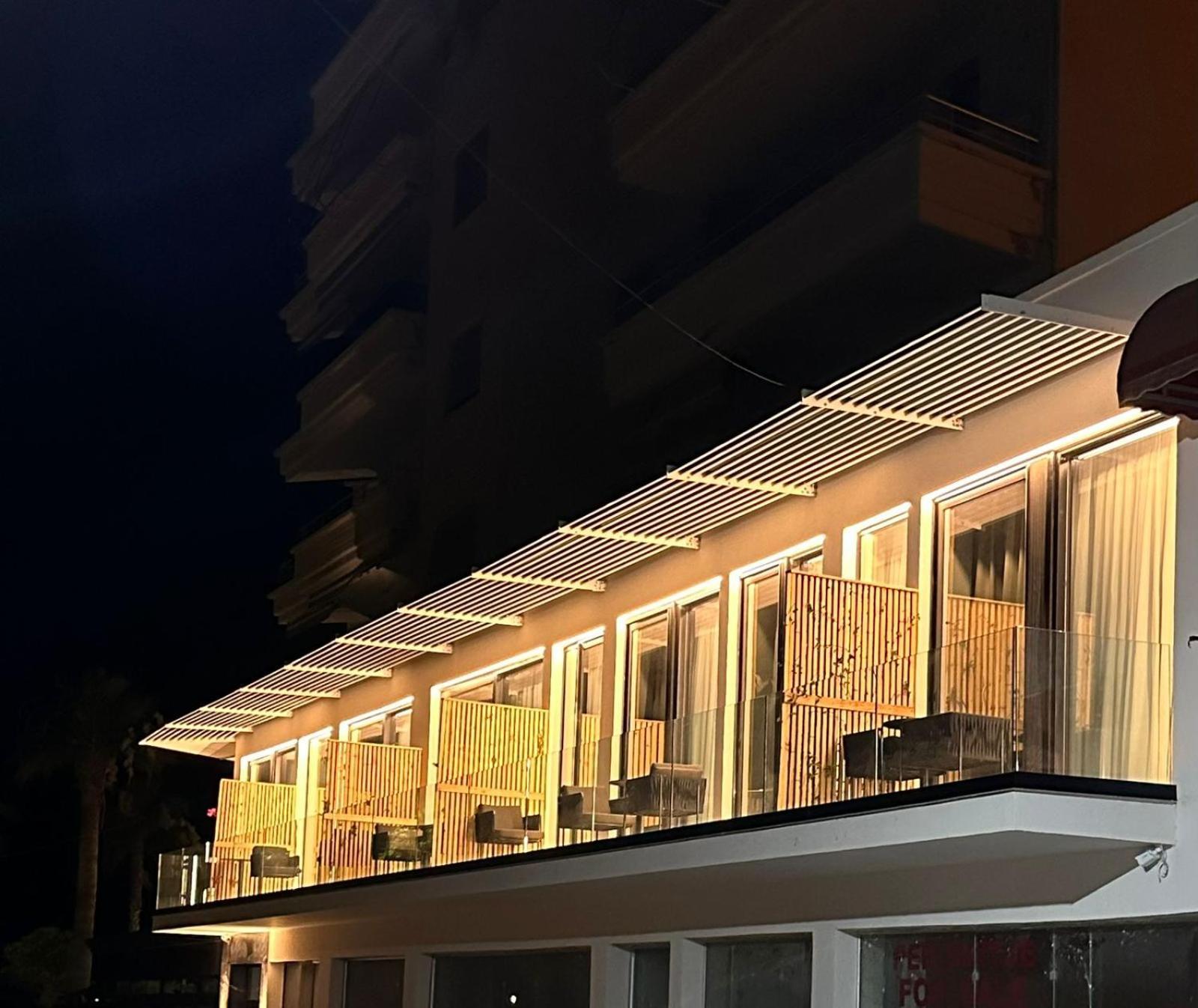 Charm Hotel Vlorë Eksteriør billede