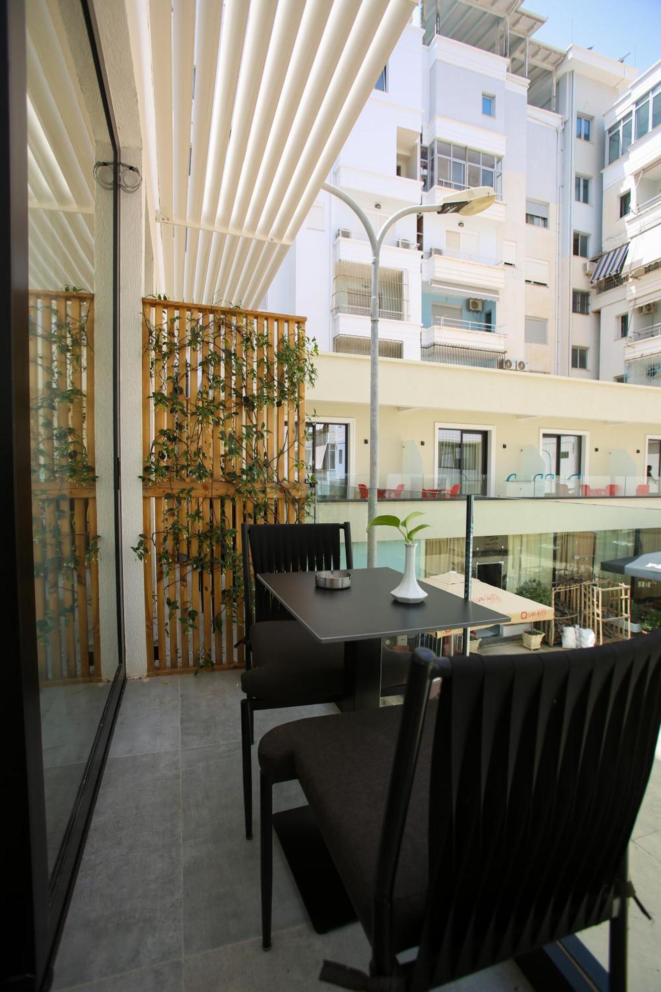 Charm Hotel Vlorë Eksteriør billede