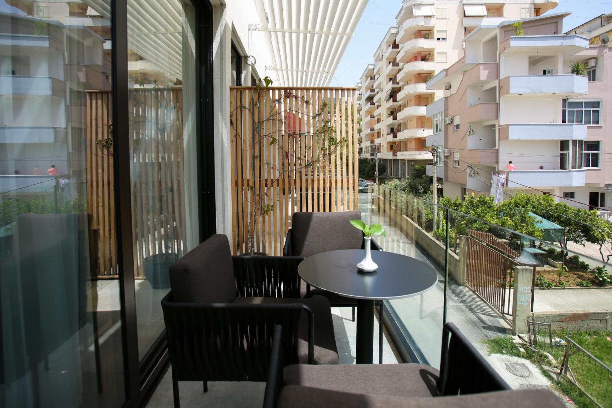Charm Hotel Vlorë Eksteriør billede
