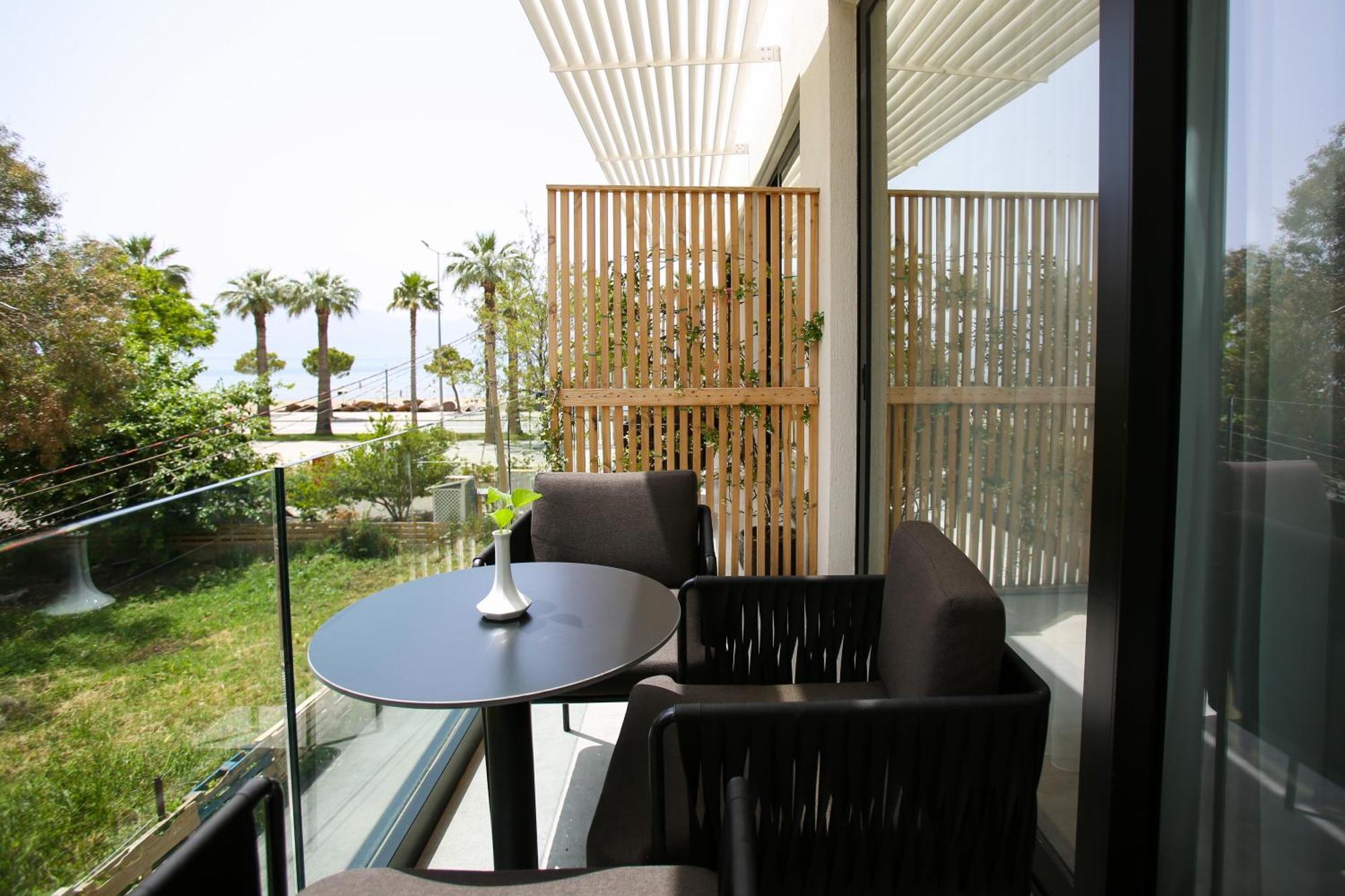 Charm Hotel Vlorë Eksteriør billede