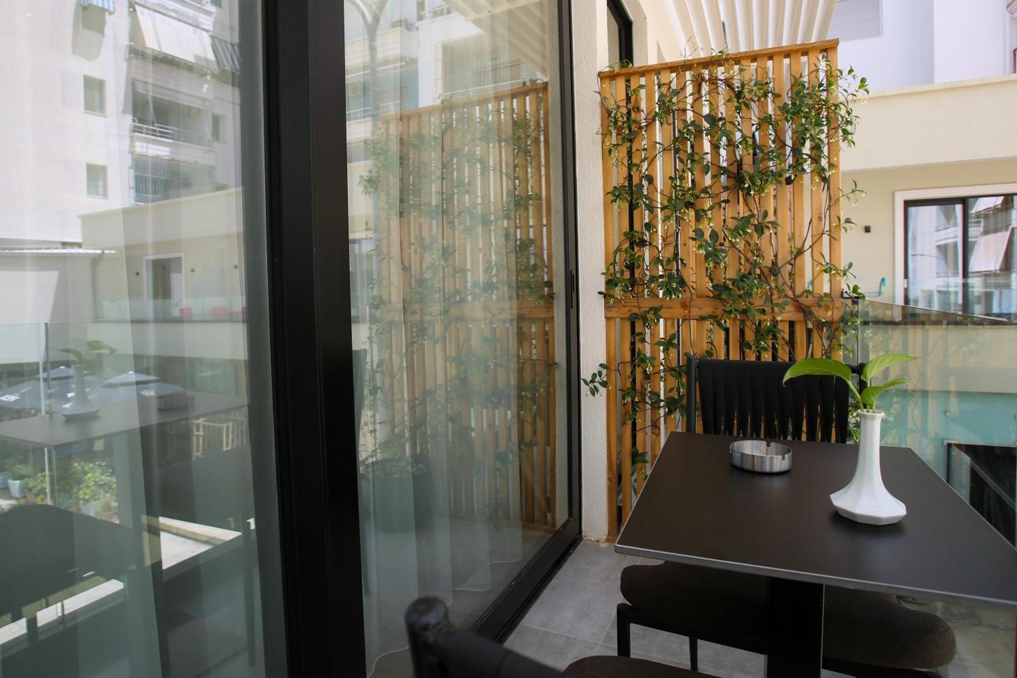Charm Hotel Vlorë Eksteriør billede